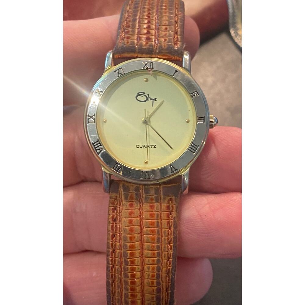 VTG women's Gold Tone Shye watch, Brown Leather Band